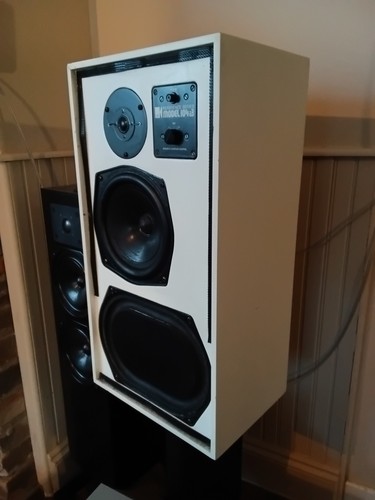 Kef reference series - reference, model